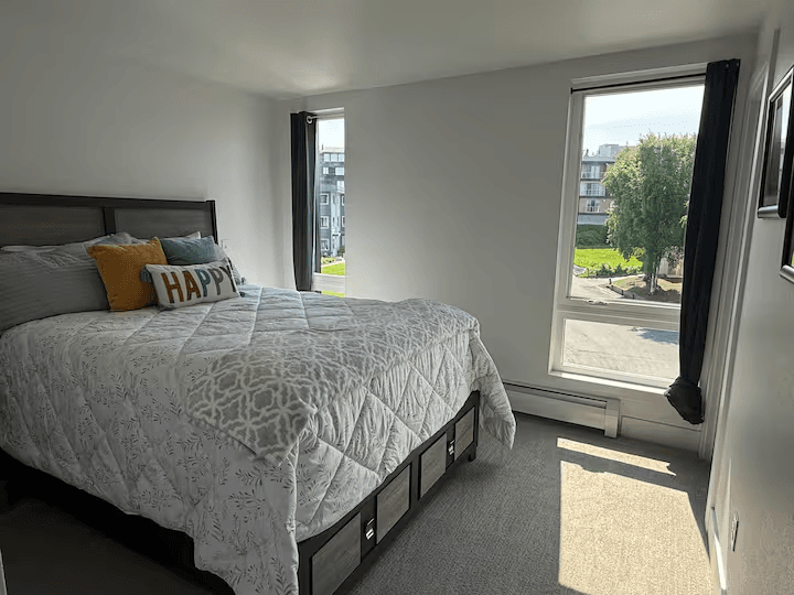 Second bedroom at Urban Gem with private bathroom